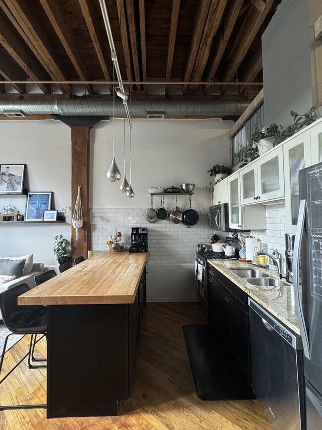Foto del edificio - 226 N Clinton St