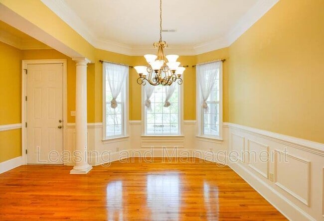 Building Photo - 1717 Rivertowne Country Club Dr
