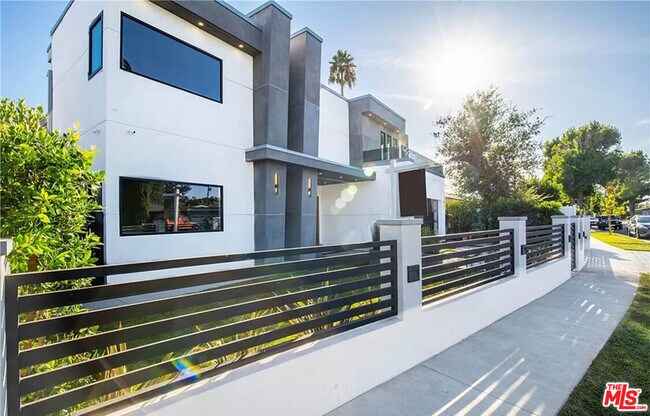 Foto del edificio - 13812 Cumpston St