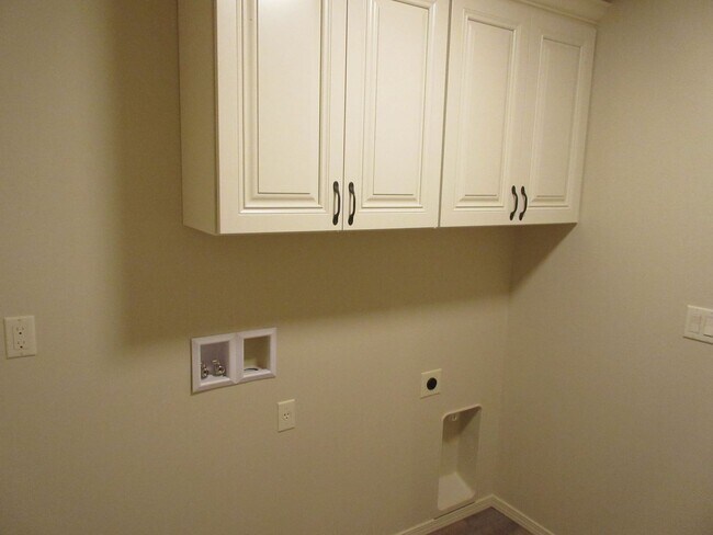 Foto del edificio - Newer 2 bed / 2 Bath Site Built Home