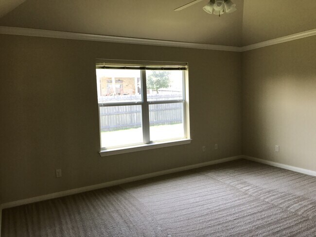 Foto del edificio - 3BR / 2BA Duplex in Hewitt, Texas | Midway...