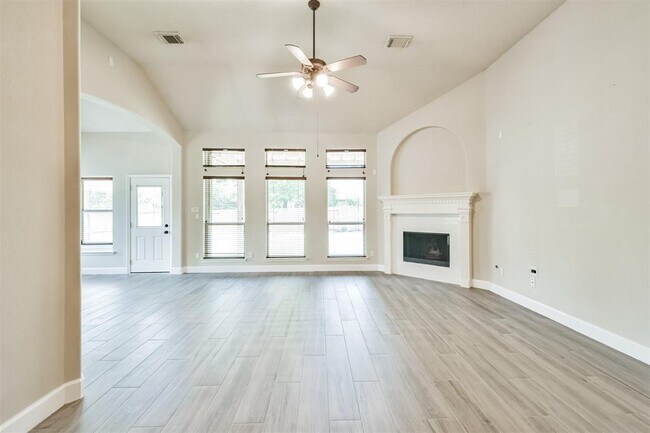 Building Photo - 7515 Fall Creek Bend Ct