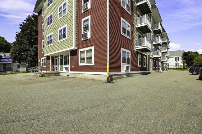 Building Photo - 275 W Main St