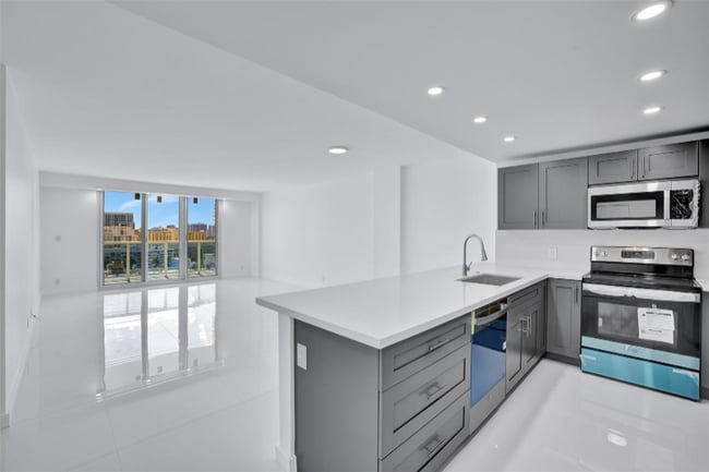 Photo - 3800 S Ocean Dr Apartment