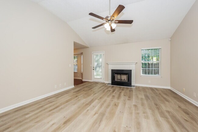 Building Photo - 816 Pantera Dr