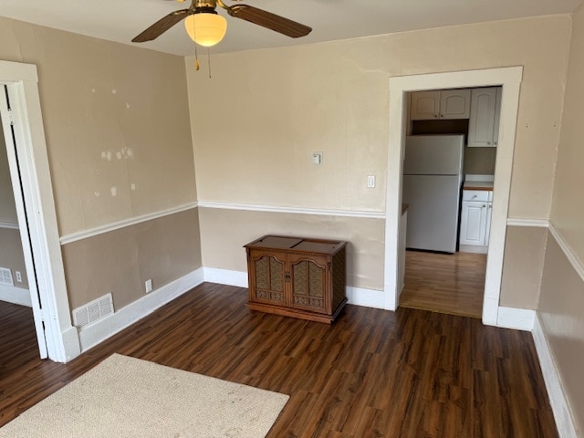 Building Photo - 5636 Des Plaines Ct