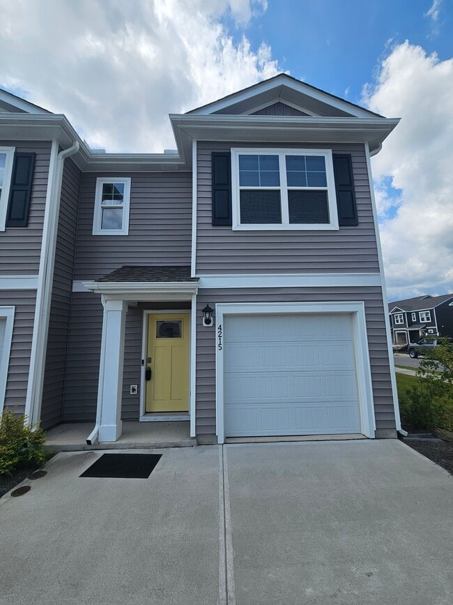 Building Photo - 4215 High Glen Dr