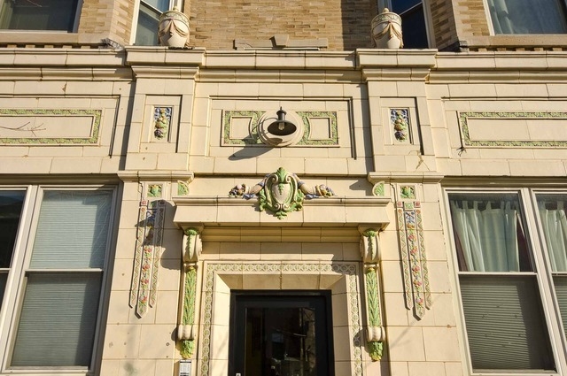 Building Photo - 1100-1116 W Leland Ave
