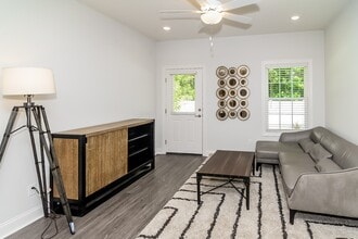 Building Photo - 1082 Walker Point Way