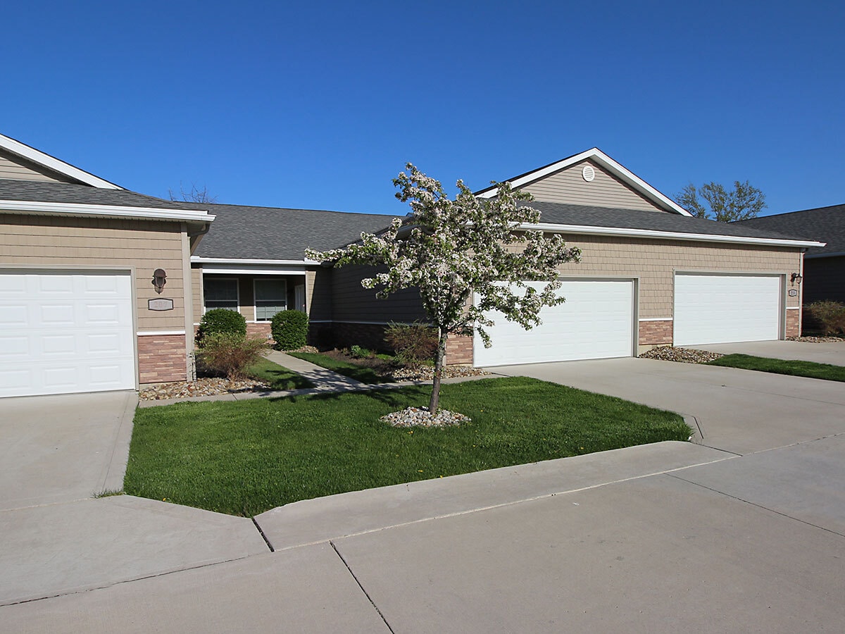 Shoreline Village Apartments – Shoreline