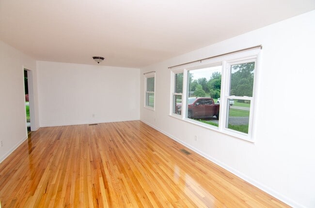 Building Photo - 4812 Bethesda Rd