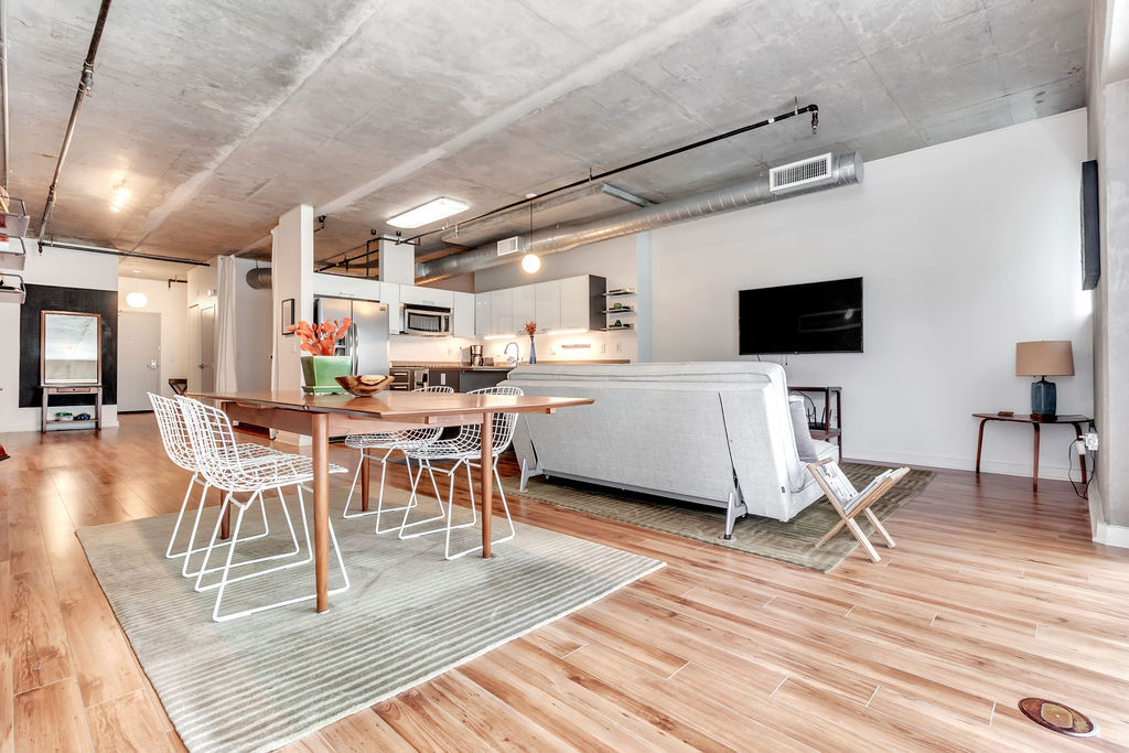 Foto principal - 645 W 9th St