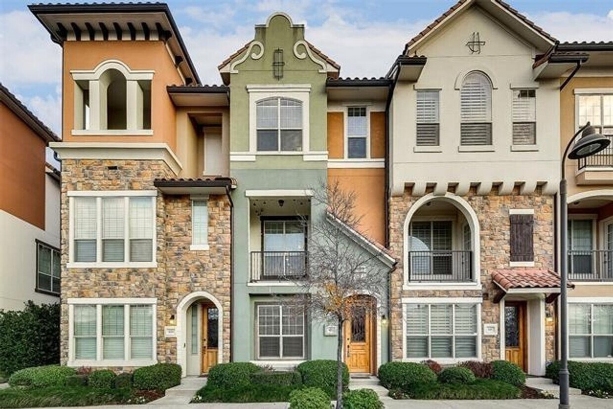 Primary Photo - 3BR Townhome in Irving