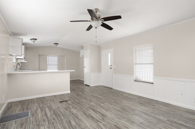 Foto del edificio - 2222 N Austin Ave