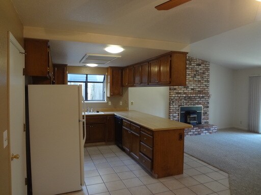 Building Photo - 6553 Pinebrook Way