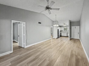 Building Photo - 330 Palmwood Pl