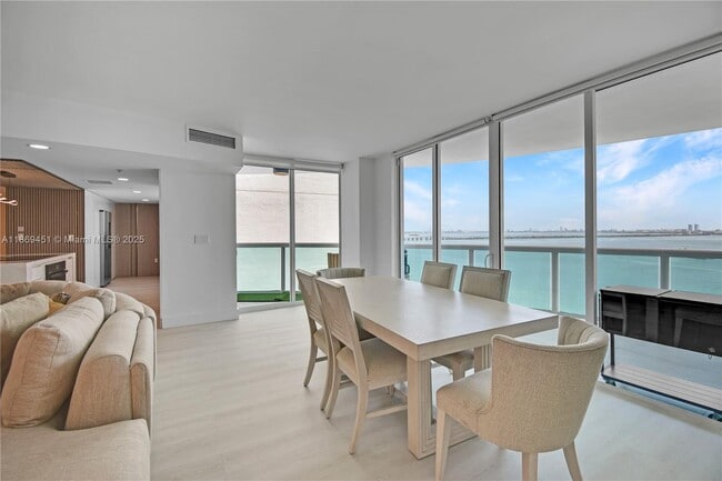 Foto del edificio - 1800 N Bayshore Dr