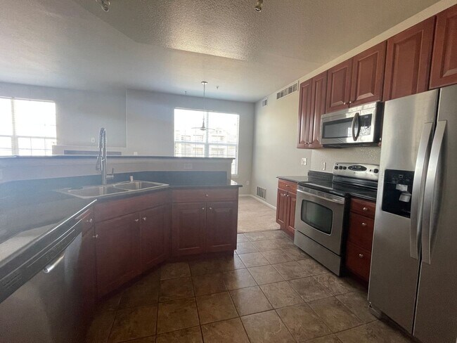 Foto del edificio - Beautiful, 2 bed/2 bath Condo at Blue Sky at Vista Ridge