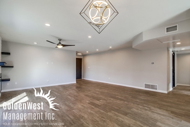 Building Photo - Updated 3Bdm 2Ba Single-Family Home in Paradise Hills!
