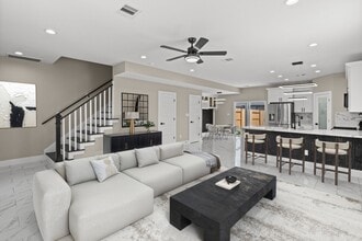 Building Photo - 7925 Colonial Ln