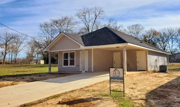 Building Photo - 411 Godfrey St