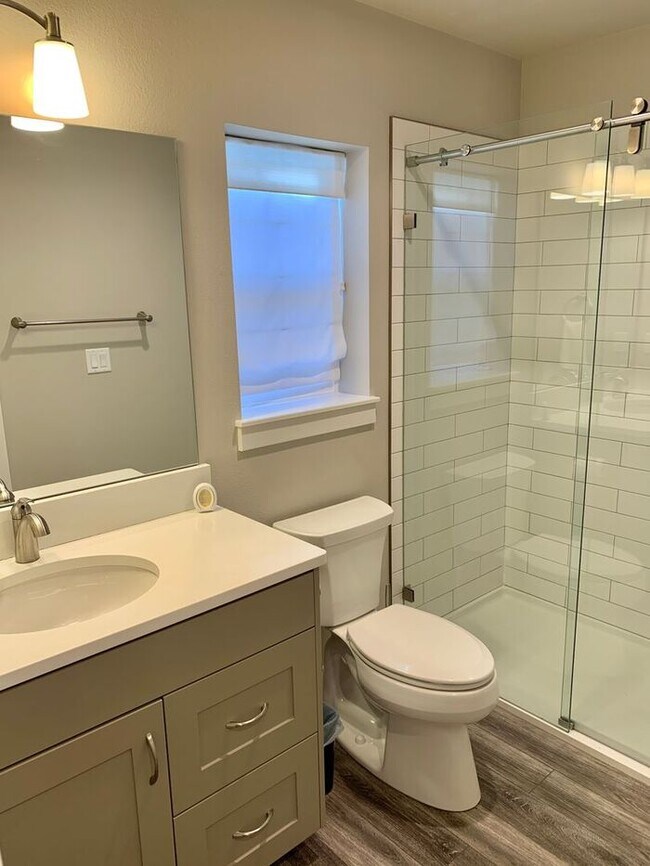 Foto del edificio - Stunning 3bd, 2ba Home Close To Downtown L...