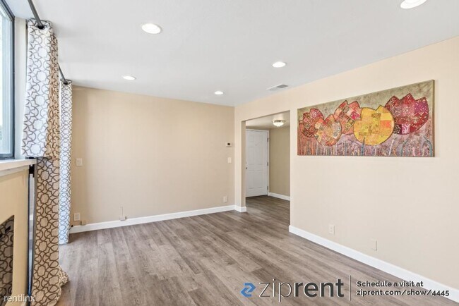Building Photo - 3 br, 2.5 bath Townhome - 1653 Albatross D...