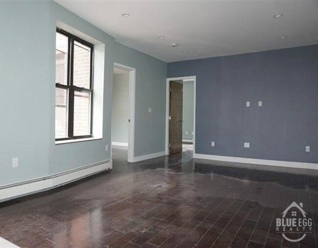 Building Photo - 2724 Pitkin Ave