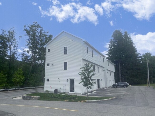Building Photo - 150-152 W Main St