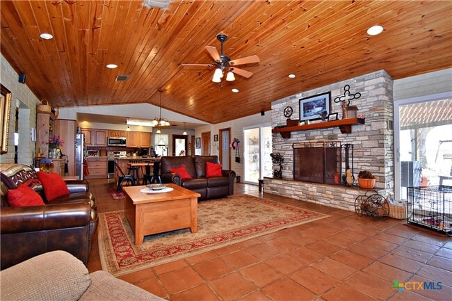 Foto del edificio - 4513 Center Point Rd