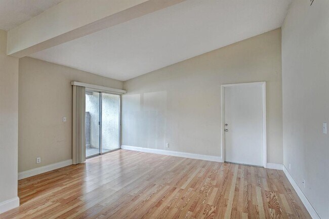 Foto del edificio - 5276 Bosque Ln