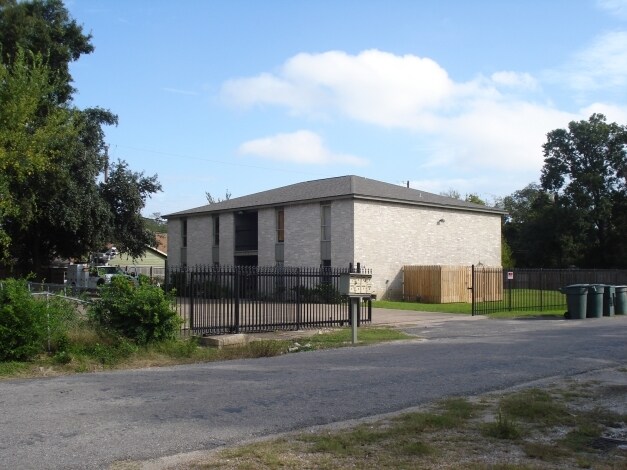 Primary Photo - 2516 Smart St
