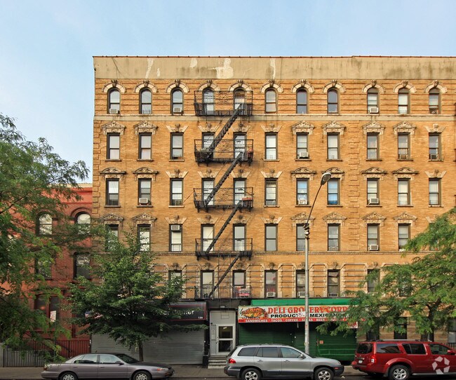 Foto del edificio - 126 E 103rd St