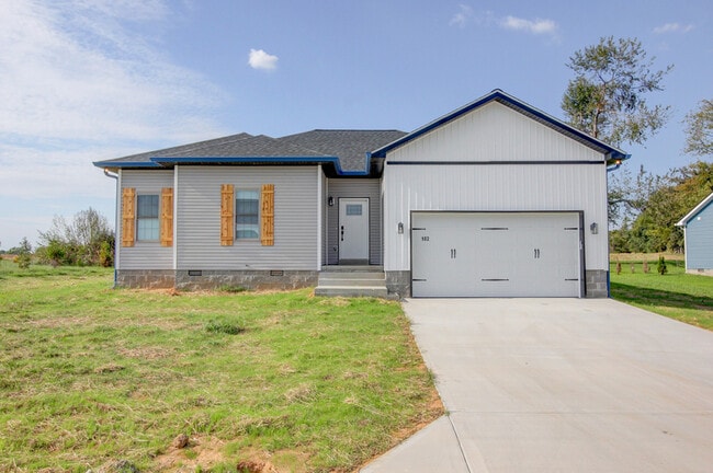 Building Photo - 102 Riverbend Dr