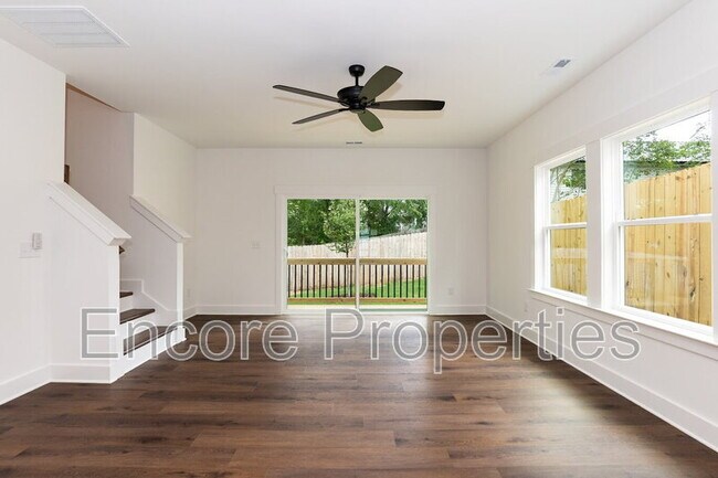 Building Photo - 1406 Gearwood Ave
