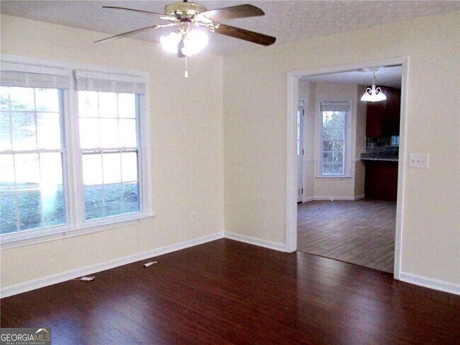 Building Photo - 3040 Oak Meadow Dr