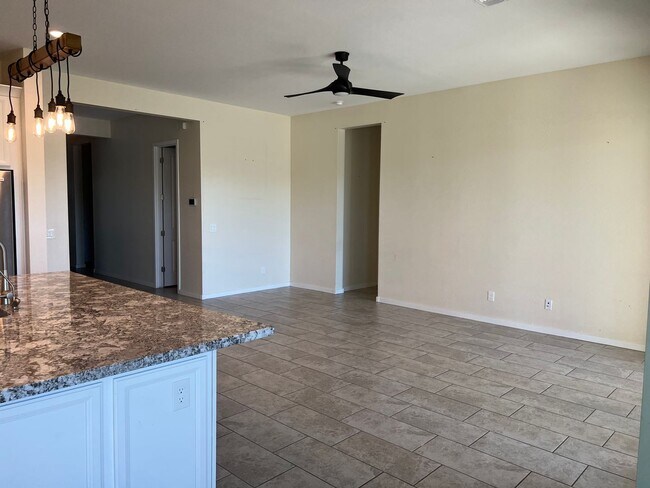 Foto del edificio - 5140 S Springs Pl