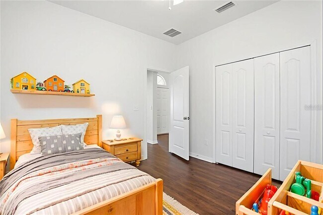 Foto del edificio - 19043 New Passage Blvd