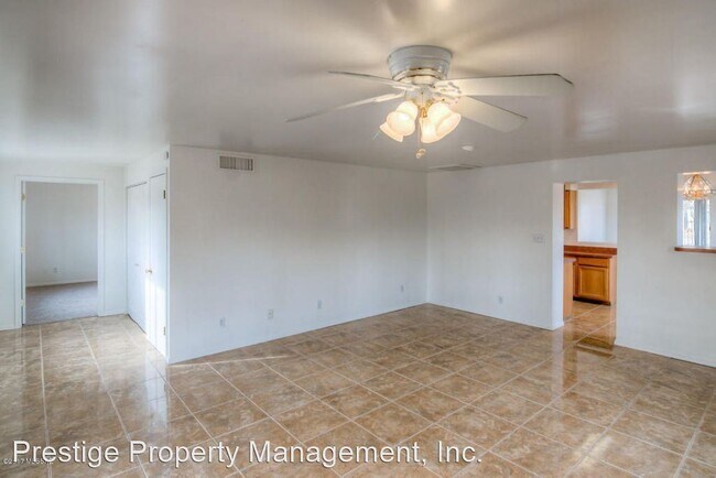 Foto del edificio - 4 br, 2 bath House - 4656 E 14th St