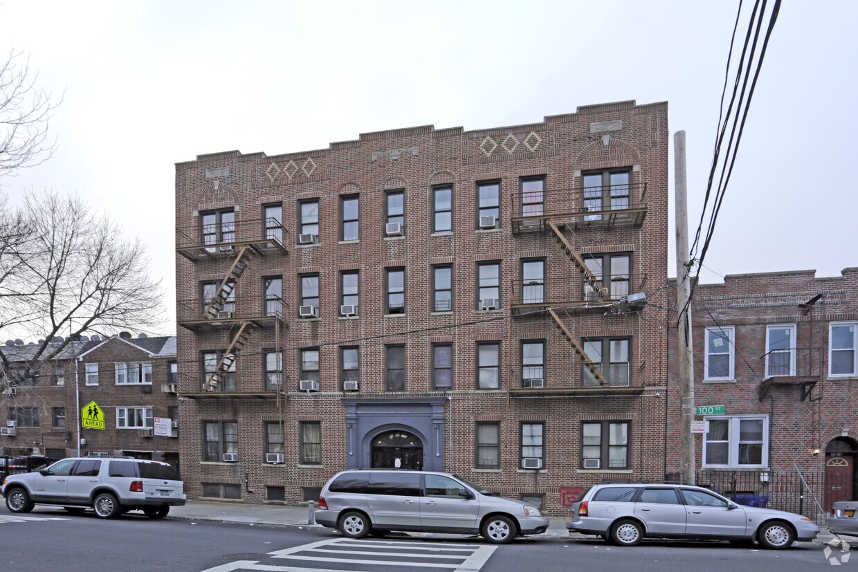 Building Photo - 4040 100th St