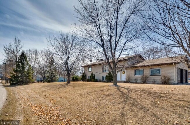 Building Photo - 1491 Elm Ave E