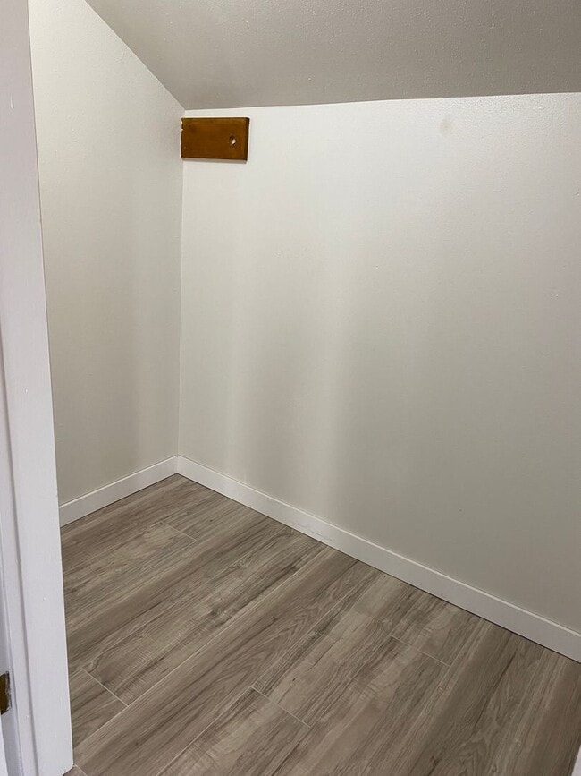 Building Photo - 225 Clermont St