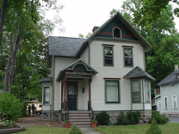 Primary Photo - 1026 W Kalamazoo Ave