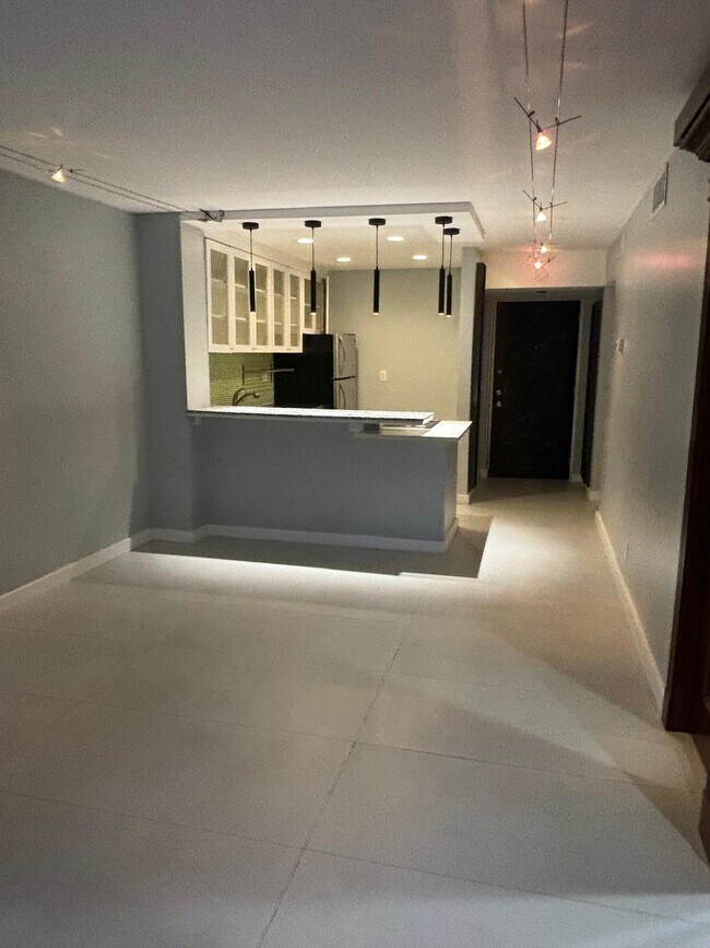 Foto del edificio - 7900 Camino Cir