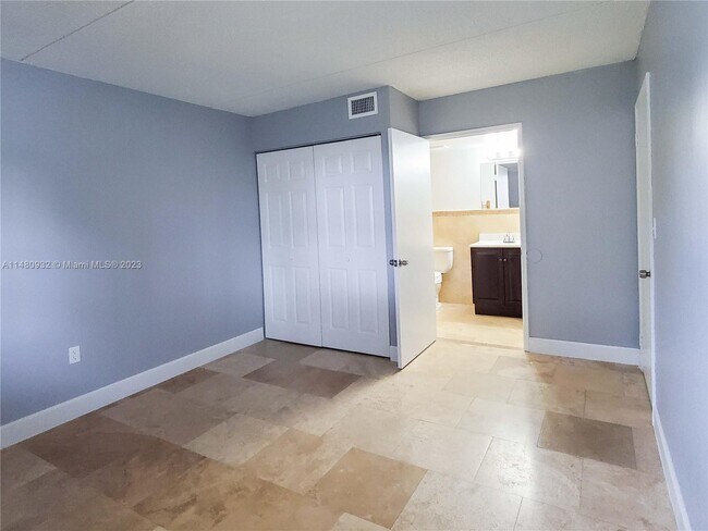 Foto del edificio - 6195 NW 186th St