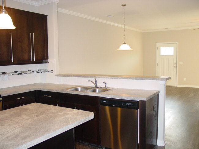 Building Photo - 111 Ventura Pl