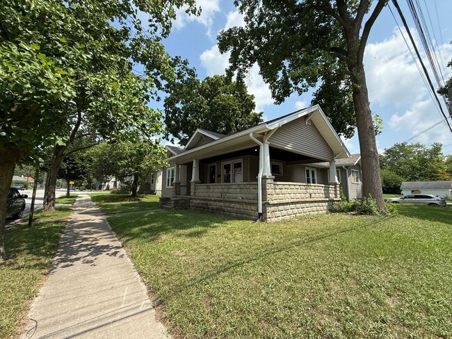 Building Photo - 4 Bedroom, 1 Bath house on Campus