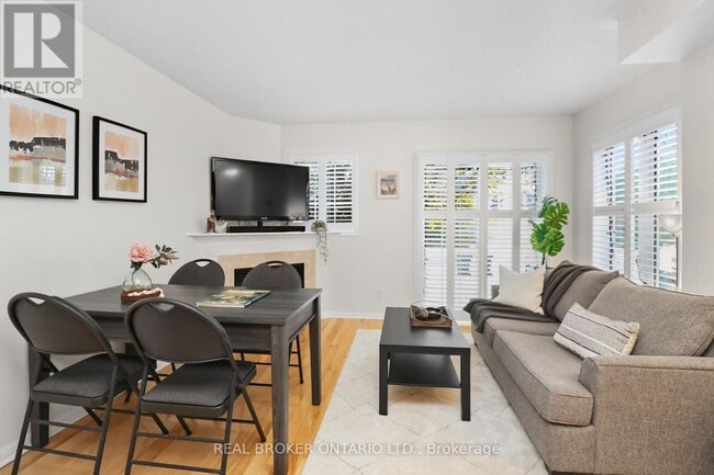 Building Photo - 83 Green Briar Dr