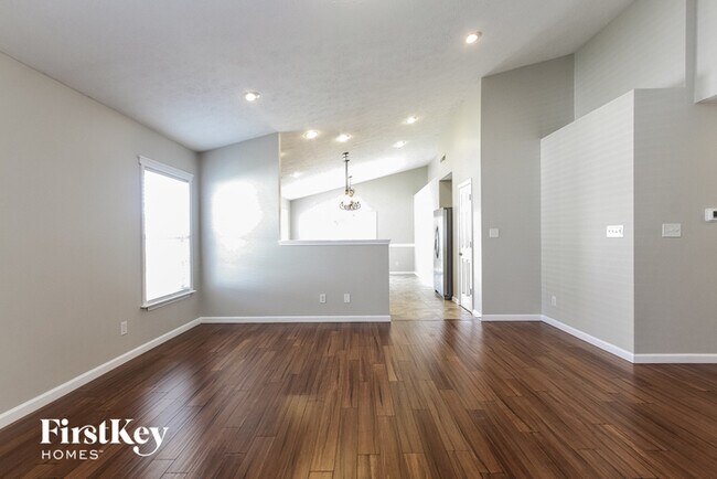 Foto del edificio - 8309 Catchfly Dr