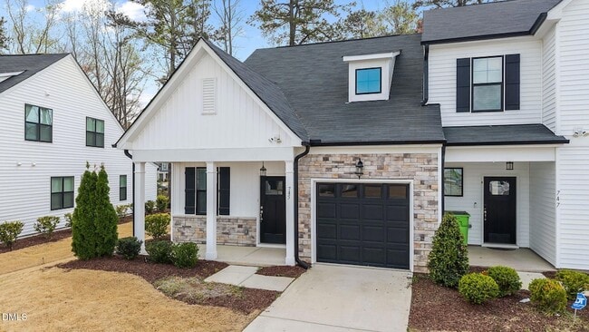 Foto del edificio - 745 Putney Hl Rd